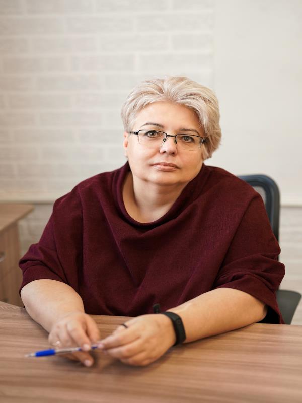 Сенють Ирина Владимировна.